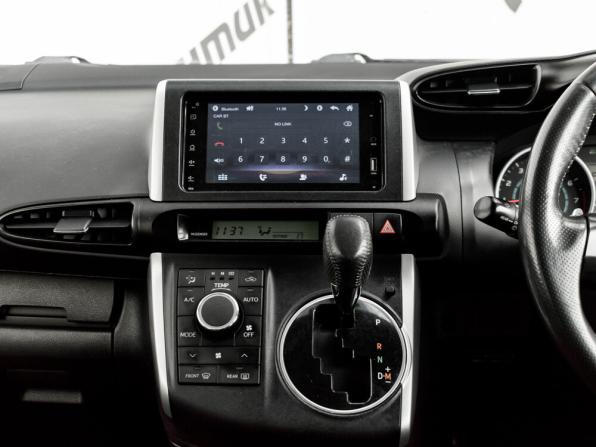 Toyota Wish II с пробегом 2010 года, цена 1 050 500 рублей, 237479 км, минивэн, Автокод Объявления