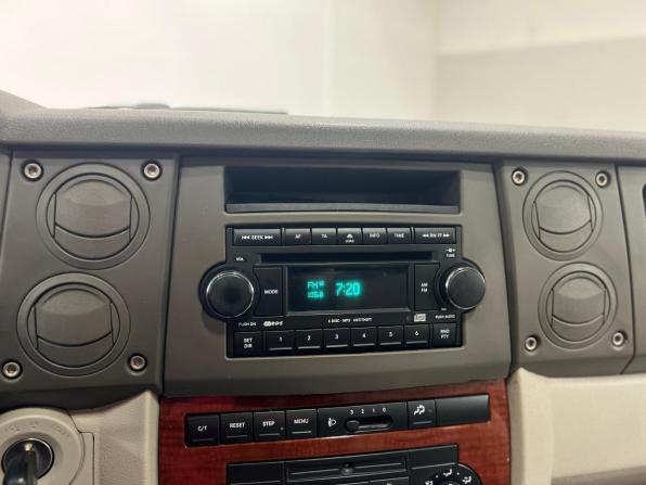 Jeep Commander с пробегом 2007 года, цена 1 100 000 рублей, 278000 км, внедорожник, Автокод Объявления