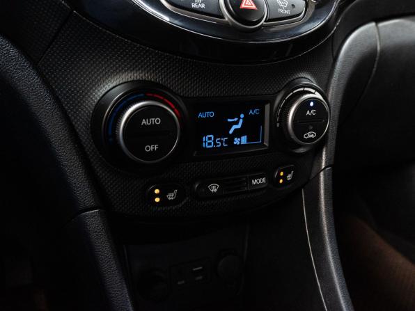 Hyundai Solaris I Рестайлинг с пробегом 2015 года, цена 850 000 рублей, 249930 км, седан, Автокод Объявления