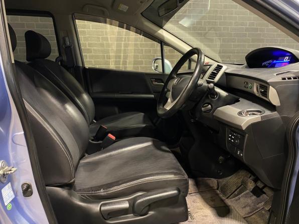 Honda Freed I Рестайлинг с пробегом 2012 года, цена 1 150 000 рублей, 204172 км, компактвэн, Автокод Объявления