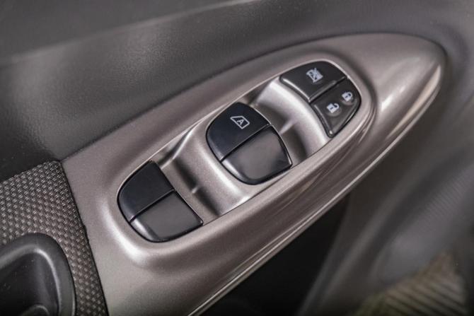 Nissan Juke I с пробегом 2012 года, цена 1 139 000 рублей, 180000 км, внедорожник, Автокод Объявления