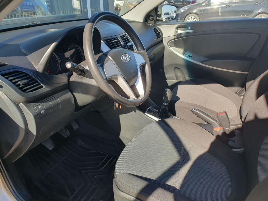 Hyundai Solaris I Санкт-Петербург  - изображение 12