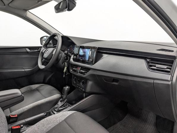Skoda Rapid II с пробегом 2021 года, цена 1 135 000 рублей, 196060 км, лифтбек, Автокод Объявления