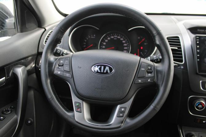 Kia Sorento II Рестайлинг с пробегом 2018 года, цена 2 325 000 рублей, 83000 км, внедорожник, Автокод Объявления