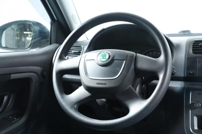 Skoda Fabia II Рестайлинг с пробегом 2011 года, цена 439 000 рублей, 83500 км, хэтчбек, Автокод Объявления