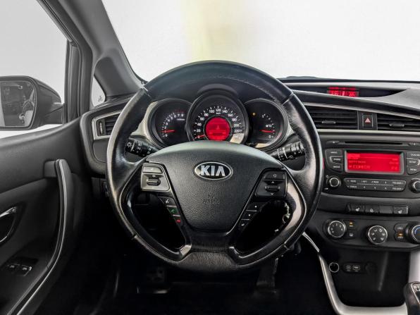 Kia Ceed II Рестайлинг с пробегом 2016 года, цена 1 070 000 рублей, 161143 км, хэтчбек, Автокод Объявления