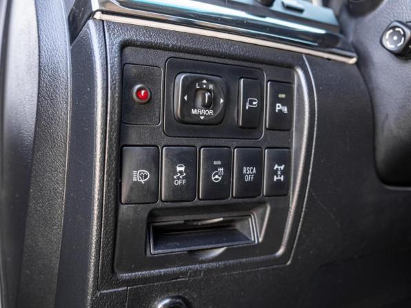 Toyota Land Cruiser 200 Series Рестайлинг 1 с пробегом 2014 года, цена 4 399 000 рублей, 330980 км, внедорожник, Автокод Объявления