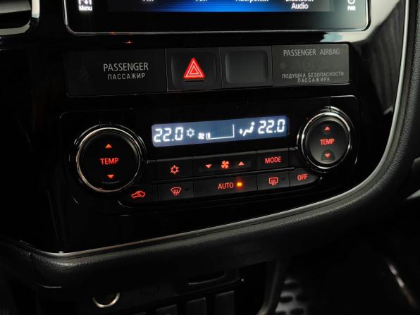 Mitsubishi Outlander III Рестайлинг 2 с пробегом 2018 года, цена 1 555 000 рублей, 165025 км, внедорожник, Автокод Объявления