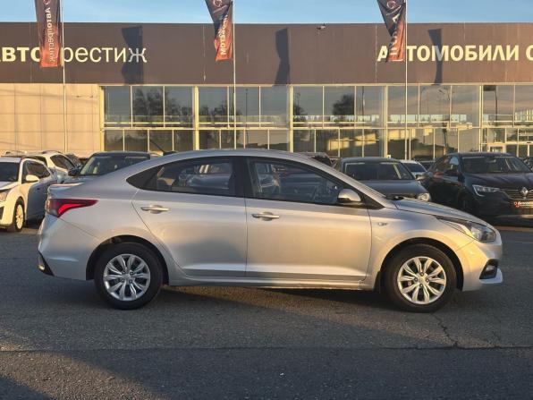 Hyundai Solaris II с пробегом 2019 года, цена 1 385 000 рублей, 70500 км, седан, Автокод Объявления