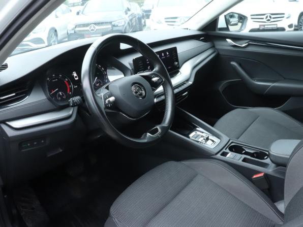 Skoda Octavia IV (A8) с пробегом 2021 года, цена 2 299 000 рублей, 66981 км, лифтбек, Автокод Объявления