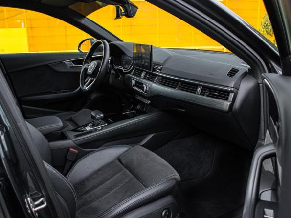 Audi A4 V (B9) Рестайлинг с пробегом 2020 года, цена 3 199 000 рублей, 75800 км, седан, Автокод Объявления