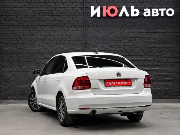 Volkswagen Polo V Рестайлинг с пробегом 2017 года, цена 800 000 рублей, 270113 км, седан, Автокод Объявления