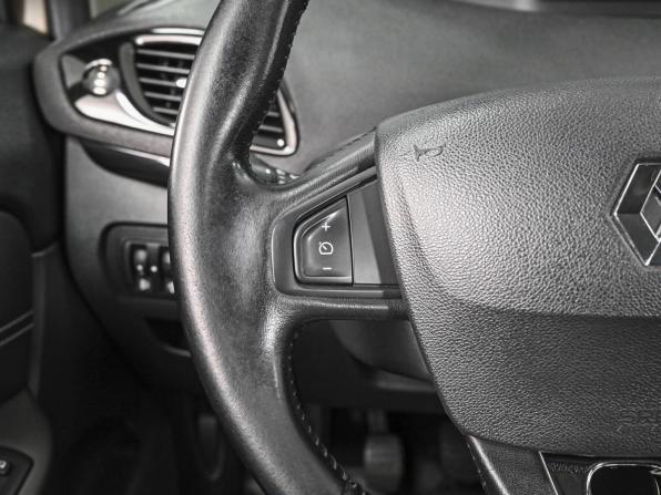 Renault Scenic III Рестайлинг 2 с пробегом 2015 года, цена 1 365 000 рублей, 179632 км, компактвэн, Автокод Объявления
