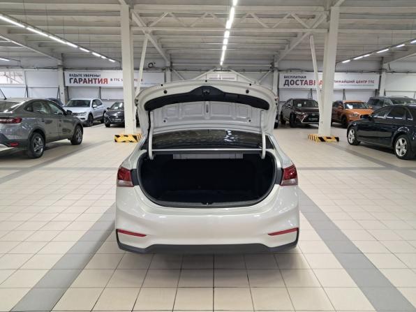 Hyundai Solaris II с пробегом 2018 года, цена 1 355 000 рублей, 150200 км, седан, Автокод Объявления