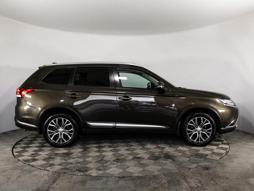 Mitsubishi Outlander III Рестайлинг 2 Санкт-Петербург  - изображение 4