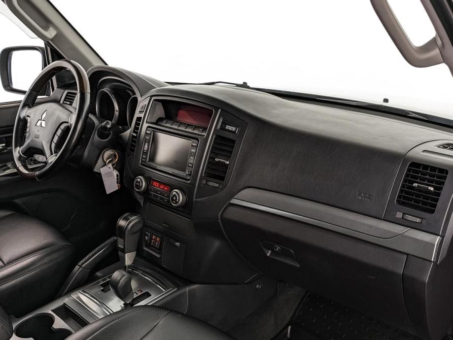 Mitsubishi Pajero IV Рестайлинг 1 Москва  - изображение 13