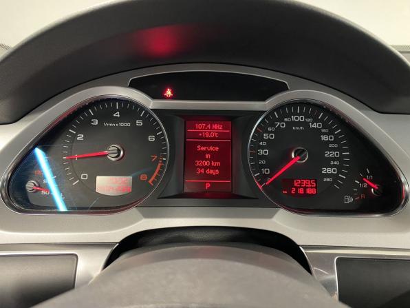 Audi A6 III (C6) Рестайлинг с пробегом 2010 года, цена 890 000 рублей, 218172 км, седан, Автокод Объявления