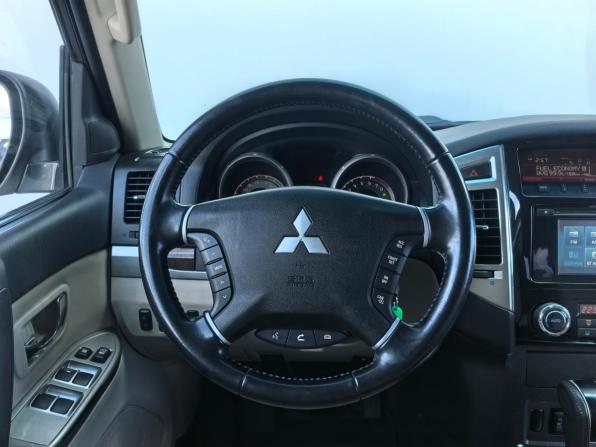 Mitsubishi Pajero IV Рестайлинг 2 с пробегом 2017 года, цена 2 900 000 рублей, 90000 км, внедорожник, Автокод Объявления