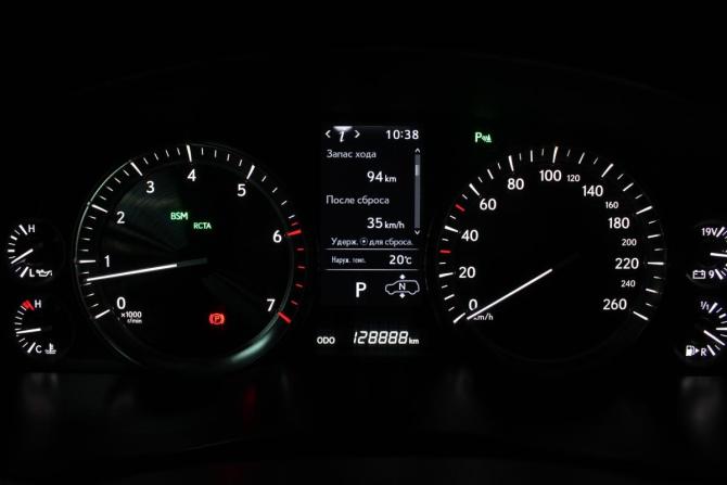 Lexus LX III Рестайлинг 2 с пробегом 2019 года, цена 9 200 000 рублей, 128887 км, внедорожник, Автокод Объявления
