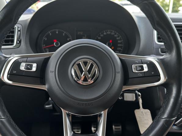 Volkswagen Polo V Рестайлинг с пробегом 2018 года, цена 985 000 рублей, 219012 км, седан, Автокод Объявления