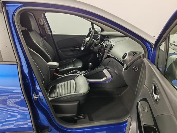 Renault Kaptur I Рестайлинг с пробегом 2020 года, цена 1 735 000 рублей, 61145 км, внедорожник, Автокод Объявления