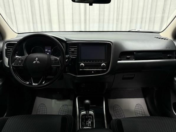 Mitsubishi Outlander III Рестайлинг 3 с пробегом 2021 года, цена 2 499 000 рублей, 58496 км, внедорожник, Автокод Объявления