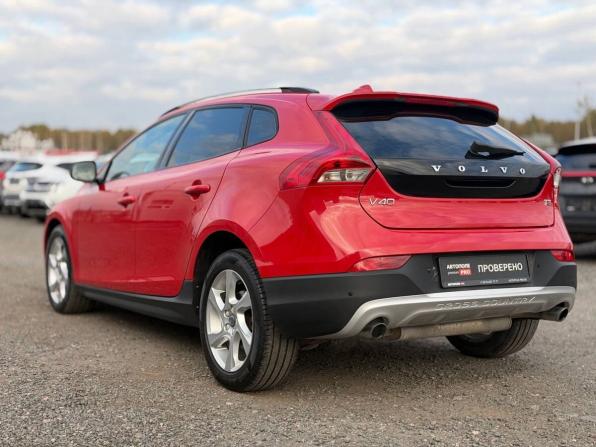 Volvo V40 Cross Country I с пробегом 2015 года, цена 1 300 000 рублей, 177000 км, хэтчбек, Автокод Объявления