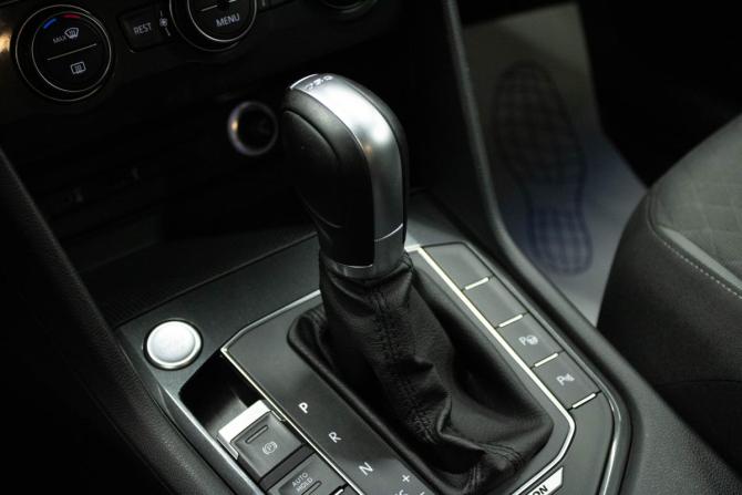 Volkswagen Tiguan II с пробегом 2017 года, цена 2 199 000 рублей, 174505 км, внедорожник, Автокод Объявления