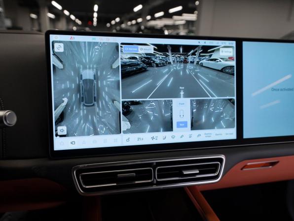 Li Auto (Lixiang) L9 I Рестайлинг с пробегом 2025 года, цена 9 300 000 рублей, 30 км, внедорожник, Автокод Объявления