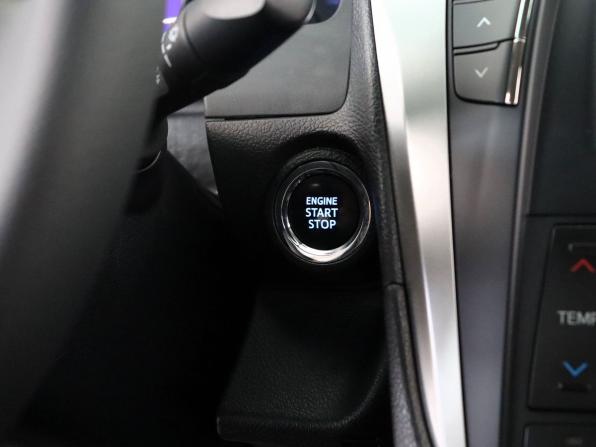 Toyota Camry VII (XV50) Рестайлинг с пробегом 2015 года, цена 1 790 000 рублей, 167208 км, седан, Автокод Объявления