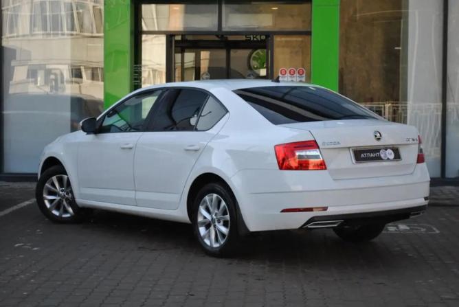 Skoda Octavia III (A7) Рестайлинг с пробегом 2017 года, цена 1 579 000 рублей, 184000 км, лифтбек, Автокод Объявления