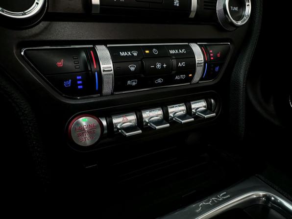 Ford Mustang VI Рестайлинг с пробегом 2019 года, цена 3 200 000 рублей, 120100 км, кабриолет, Автокод Объявления