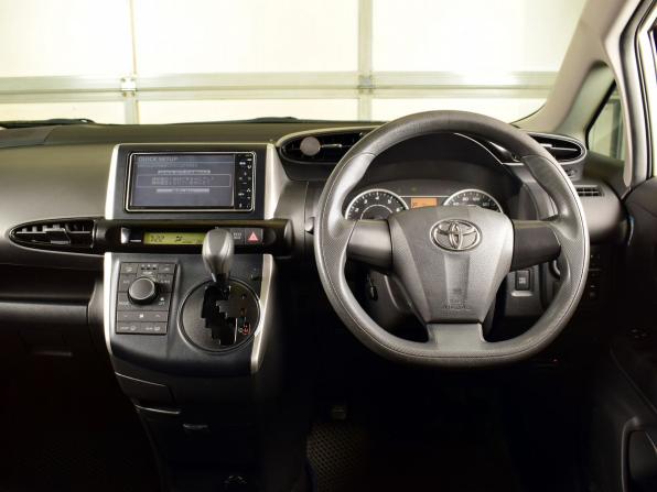 Toyota Wish II с пробегом 2009 года, цена 1 365 995 рублей, 138602 км, минивэн, Автокод Объявления