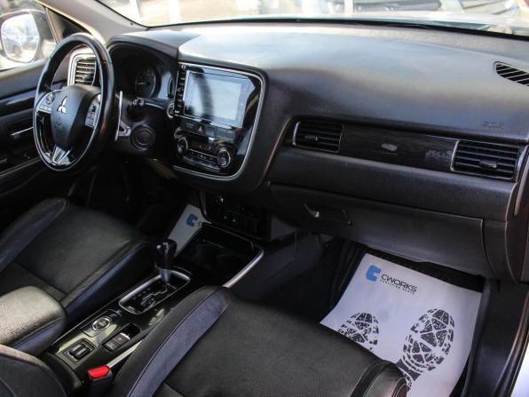Mitsubishi Outlander III Рестайлинг 2 с пробегом 2017 года, цена 1 599 000 рублей, 220975 км, внедорожник, Автокод Объявления