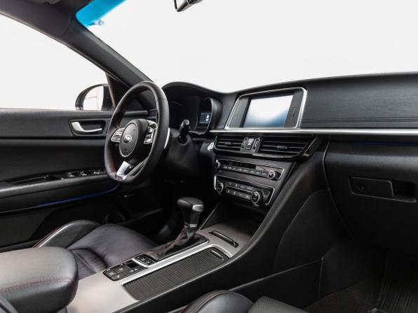 Kia Optima IV Рестайлинг с пробегом 2018 года, цена 1 918 000 рублей, 161489 км, седан, Автокод Объявления