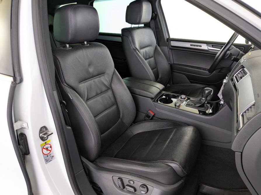 Volkswagen Touareg II Рестайлинг Москва  - изображение 24