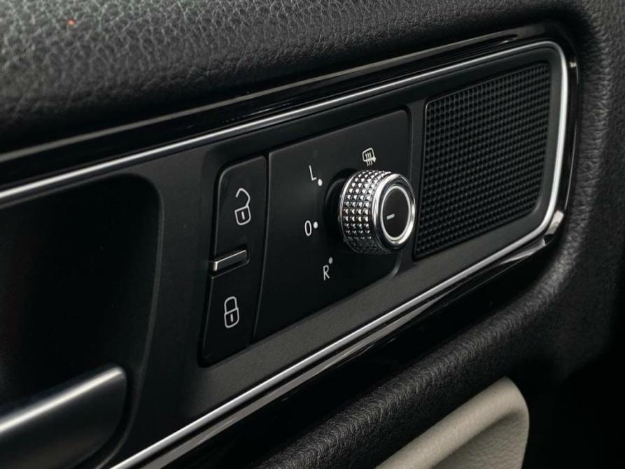 Volkswagen Touareg II Рестайлинг Санкт-Петербург  - изображение 26