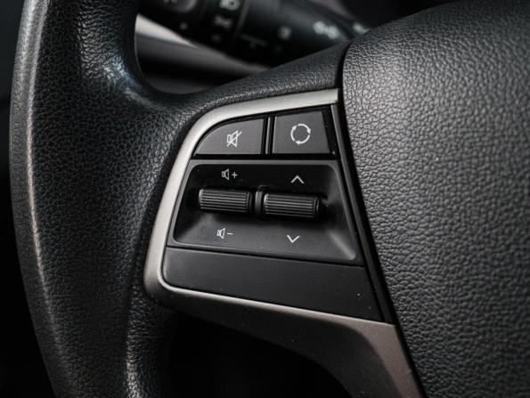Hyundai Solaris II с пробегом 2017 года, цена 1 450 000 рублей, 99215 км, седан, Автокод Объявления