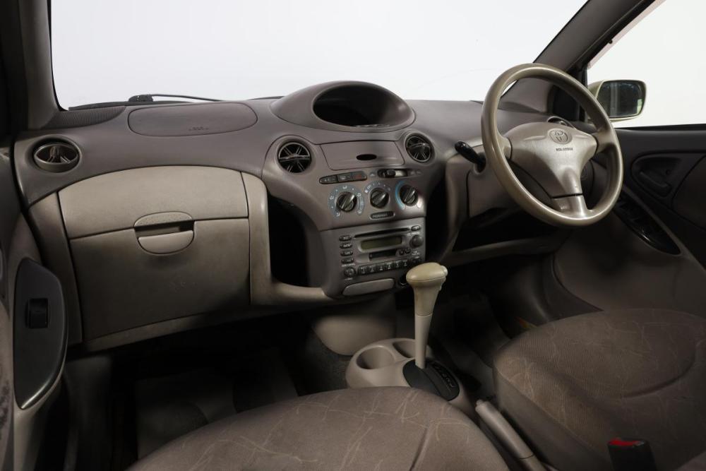 Toyota Platz Новосибирск  - изображение 8