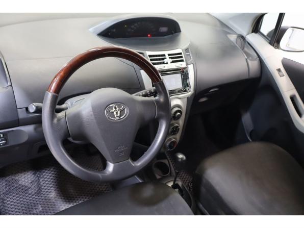 Toyota Yaris I с пробегом 2001 года, цена 213 700 рублей, 262314 км, хэтчбек, Автокод Объявления