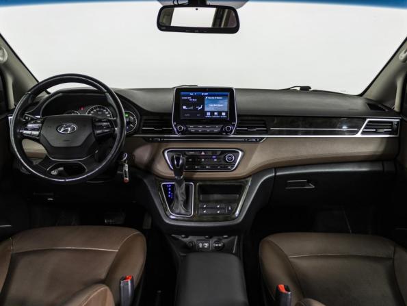 Hyundai Grand Starex I Рестайлинг 2 с пробегом 2018 года, цена 3 638 000 рублей, 108001 км, минивэн, Автокод Объявления