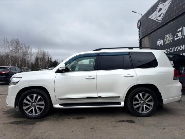 Toyota Land Cruiser 200 Series Рестайлинг 2 с пробегом 2016 года, цена 4 500 000 рублей, 357604 км, внедорожник, Автокод Объявления