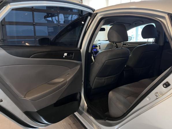 Hyundai Sonata VI (YF) с пробегом 2010 года, цена 860 000 рублей, 262012 км, седан, Автокод Объявления