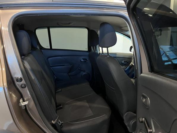 Renault Sandero II Рестайлинг с пробегом 2019 года, цена 1 280 000 рублей, 88425 км, хэтчбек, Автокод Объявления