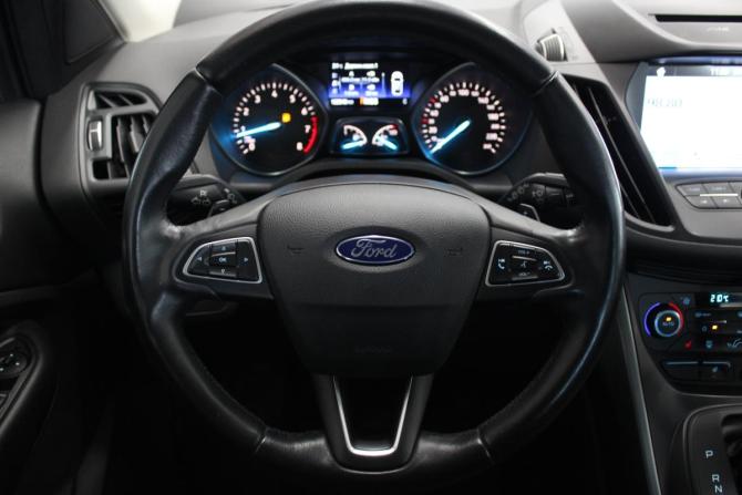Ford Kuga II Рестайлинг с пробегом 2017 года, цена 1 598 000 рублей, 123000 км, внедорожник, Автокод Объявления