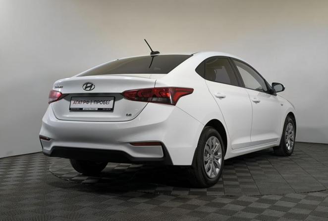 Hyundai Solaris II с пробегом 2018 года, цена 1 160 000 рублей, 200490 км, седан, Автокод Объявления