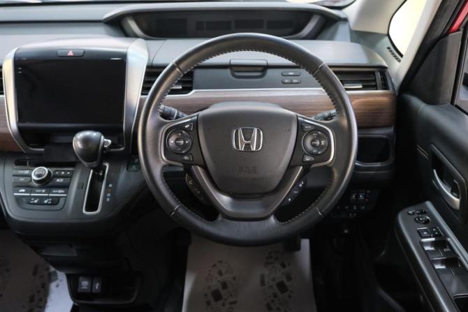 Honda Freed II Рестайлинг с пробегом 2020 года, цена 1 889 000 рублей, 75300 км, компактвэн, Автокод Объявления