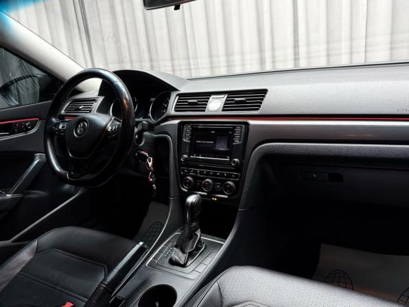 Volkswagen Passat (North America and China) I Рестайлинг с пробегом 2016 года, цена 1 399 000 рублей, 250560 км, седан, Автокод Объявления