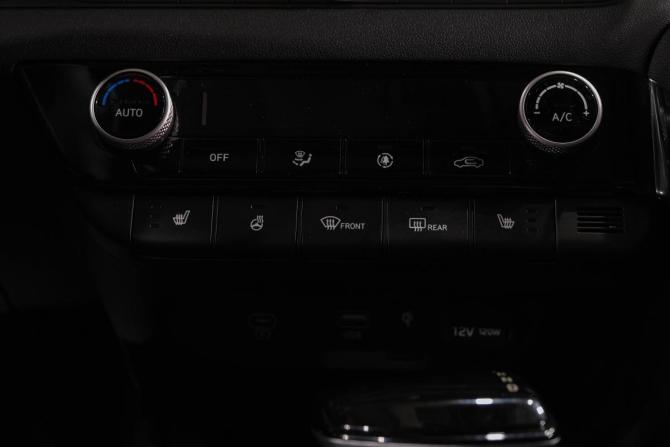 Hyundai Elantra VII (CN7) Рестайлинг с пробегом 2024 года, цена 2 569 000 рублей, 3500 км, седан, Автокод Объявления