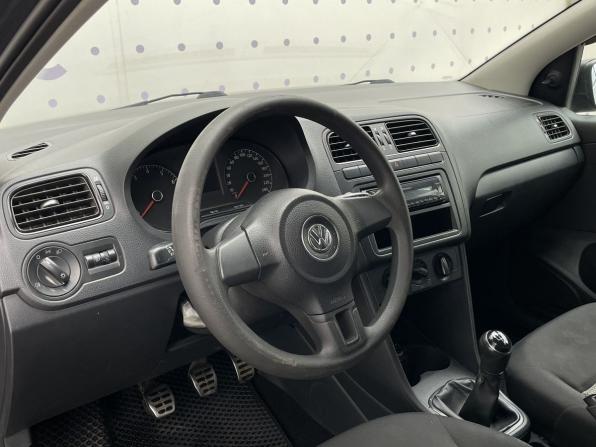 Volkswagen Polo V Рестайлинг с пробегом 2015 года, цена 350 000 рублей, 208865 км, седан, Автокод Объявления